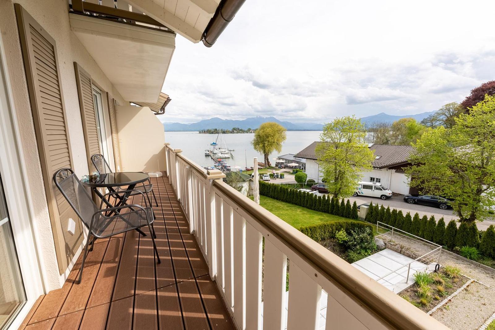 Chiemseestern Vacation & Recreation "Adults Only" Gstadt am Chiemsee Habitación foto